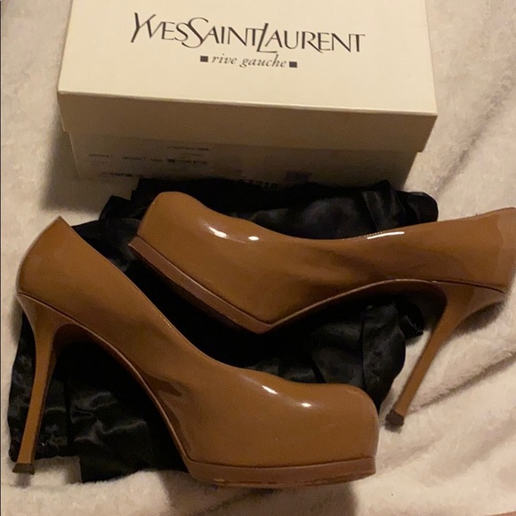 YSL Tribtoo Nude Patent Pumps - Picture 8 of 14